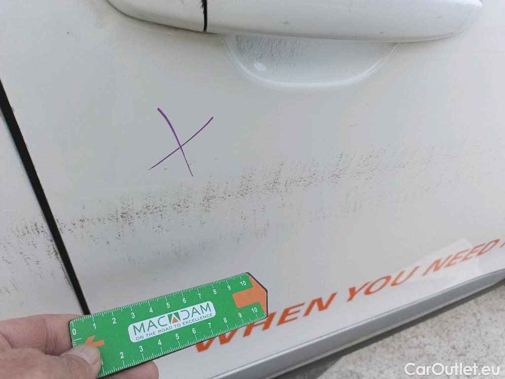  Peugeot  2008 PEUGEOT  / 2019 / 5P / todoterreno Allure BlueHDI 81kW (110CV) #9