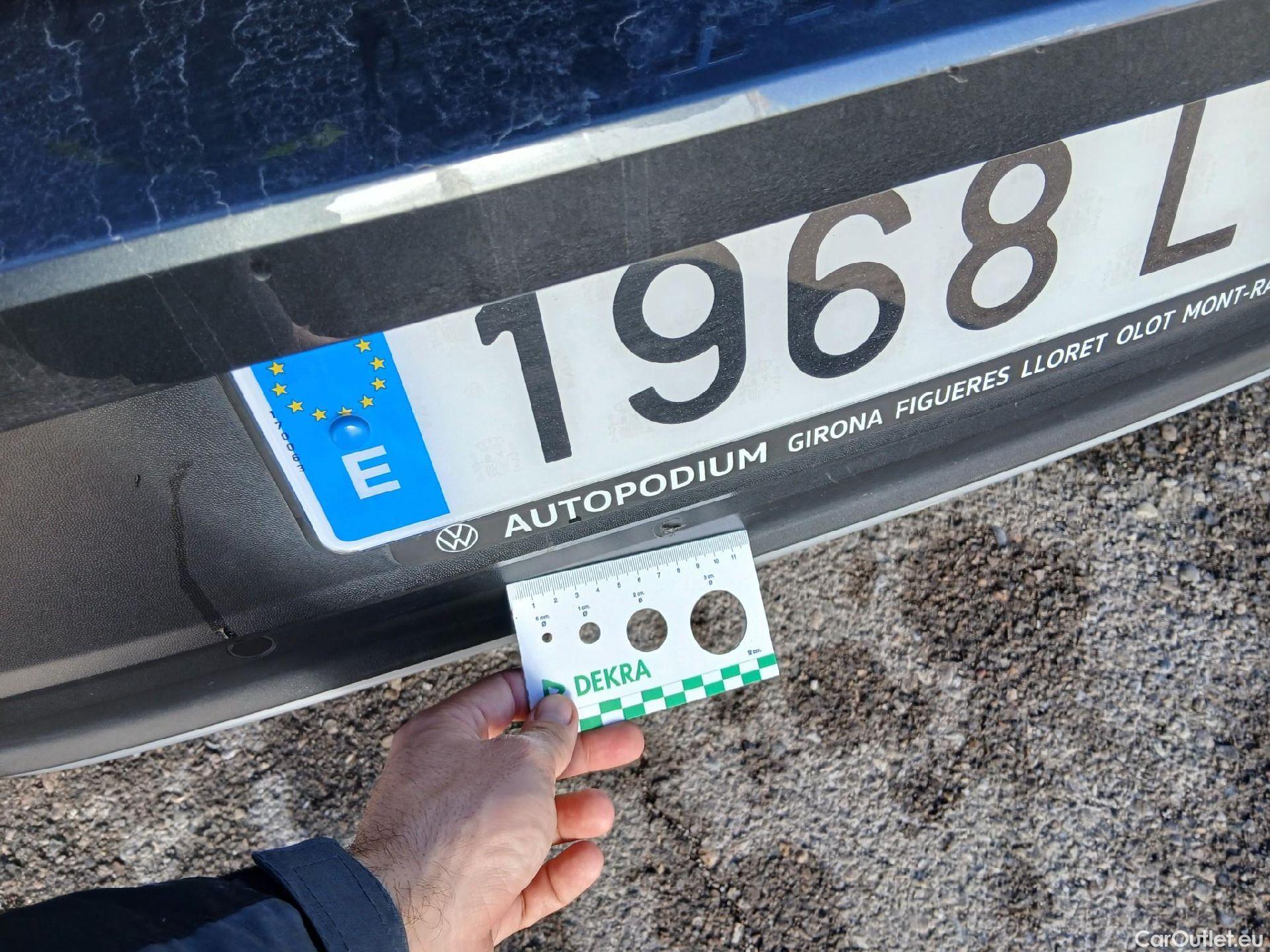  Volkswagen  T-ROC VOLKSWAGEN  / 2017 / 5P / todoterreno Advance 2.0 TDI 110kW (150CV) DSG (AC2) #6