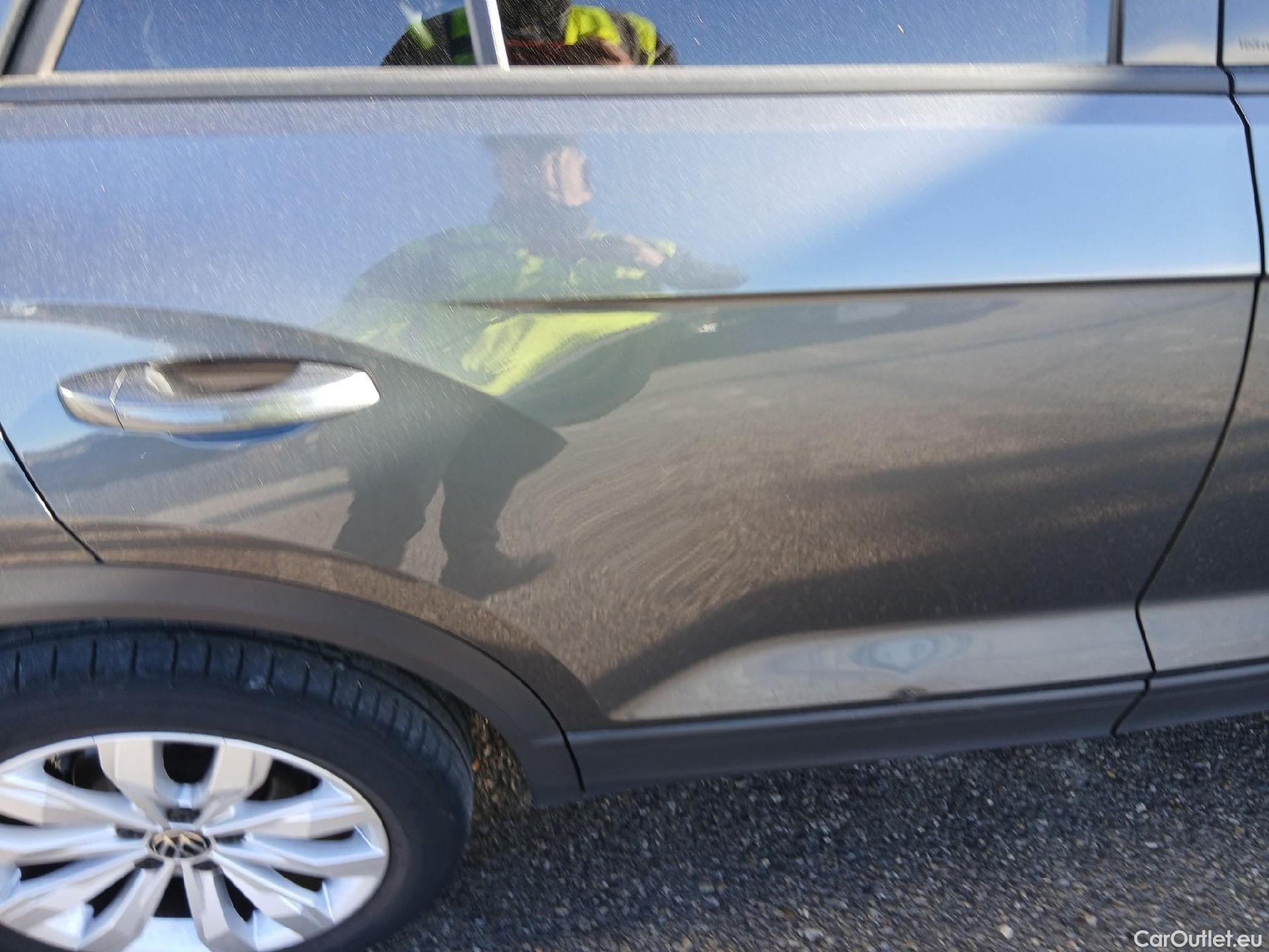  Volkswagen  T-ROC VOLKSWAGEN  / 2017 / 5P / todoterreno Advance 2.0 TDI 110kW (150CV) DSG (AC2) #8