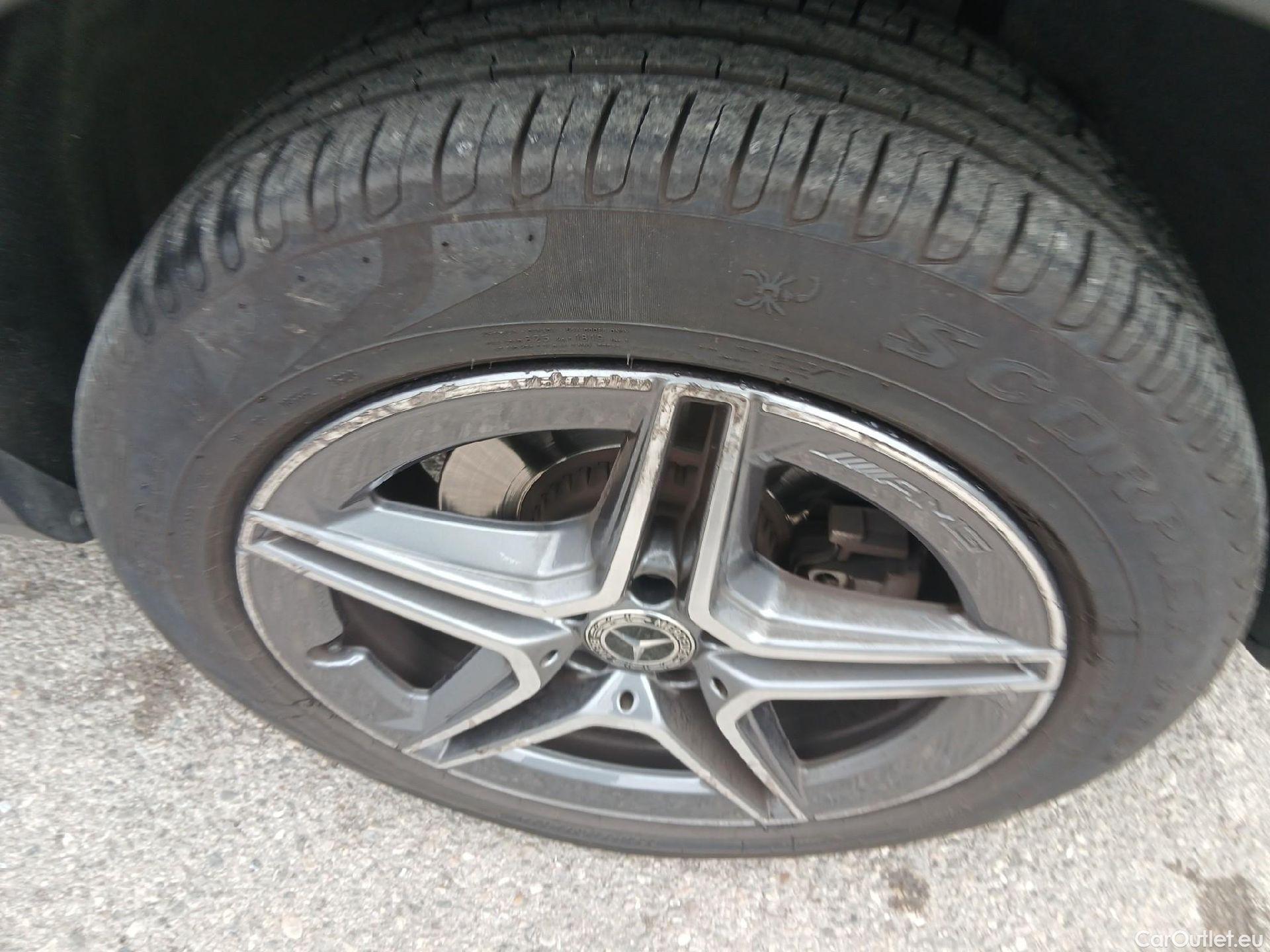  Mercedes  G-Klasee MERCEDES-BENZ Clase GLC / 2019 / 5P / todoterreno GLC 300 de 4MATIC #18