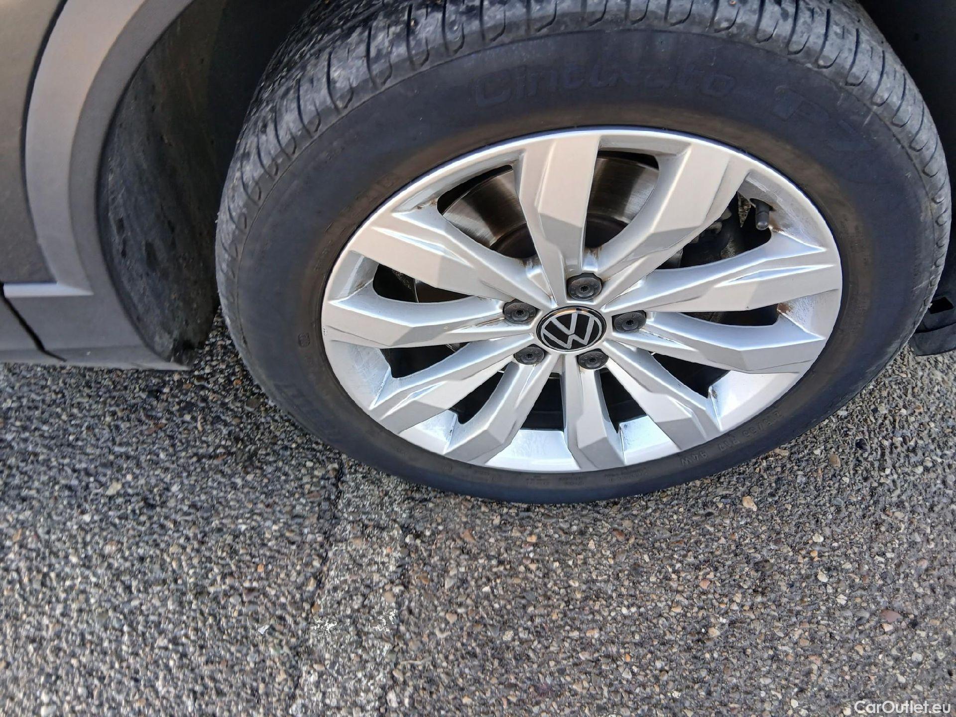  Volkswagen  T-ROC VOLKSWAGEN  / 2017 / 5P / todoterreno Advance 2.0 TDI 110kW (150CV) DSG (AC2) #10