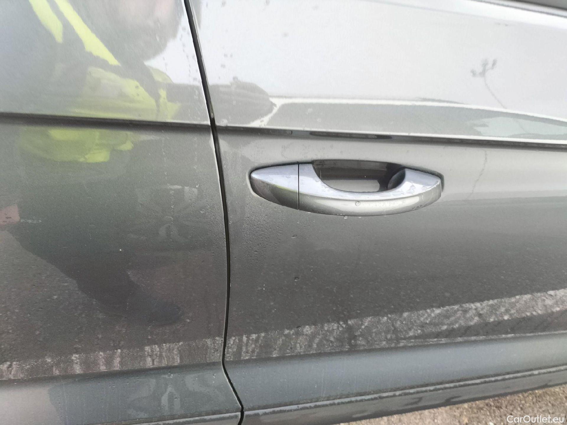  Volkswagen  T-ROC VOLKSWAGEN  / 2017 / 5P / todoterreno Advance 2.0 TDI 85kW (115CV) #32