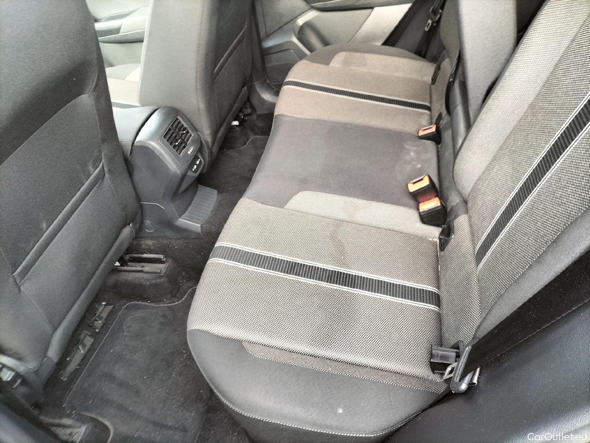  Volkswagen  T-ROC VOLKSWAGEN  / 2017 / 5P / todoterreno Advance 2.0 TDI 85kW (115CV) #17