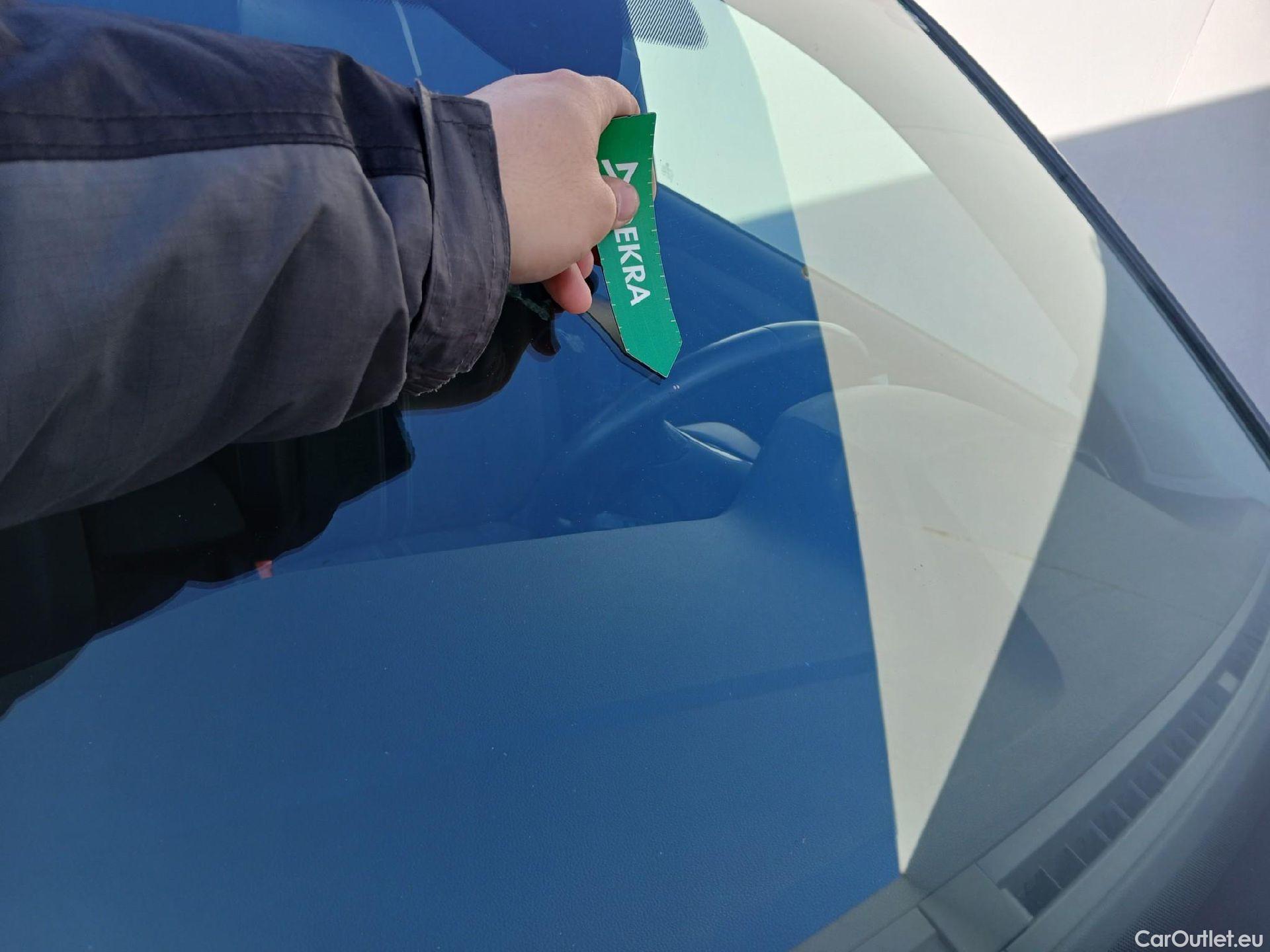  Volkswagen  T-ROC VOLKSWAGEN  / 2017 / 5P / todoterreno Advance 2.0 TDI 110kW (150CV) DSG (AC2) #6