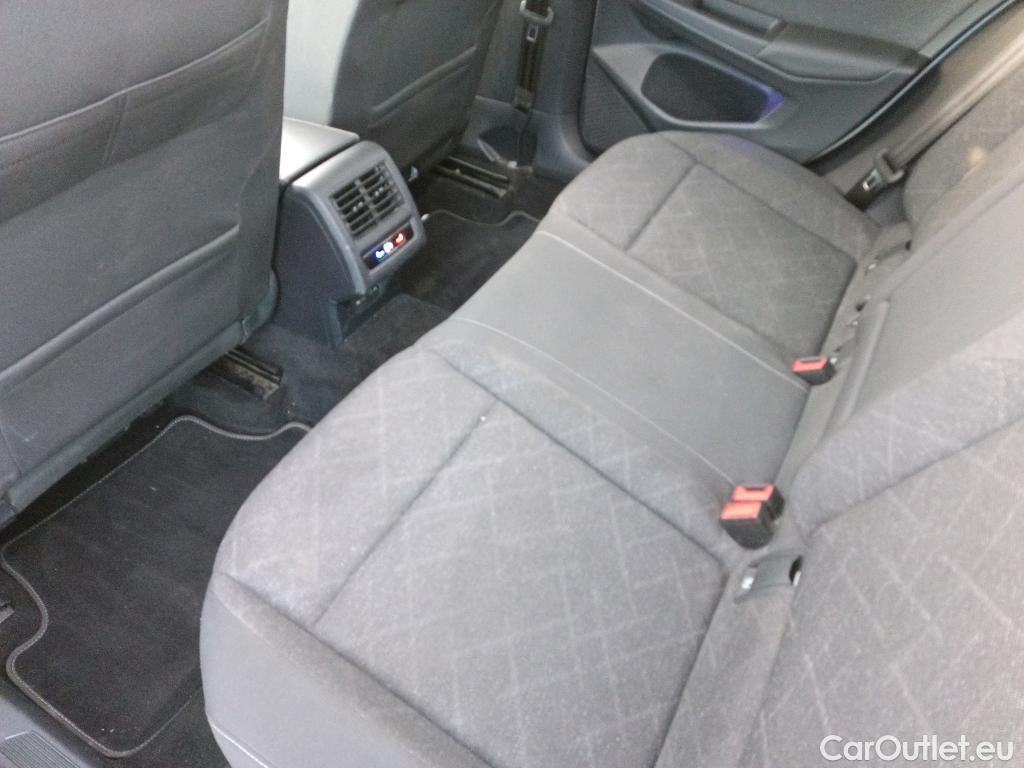  Volkswagen  Golf  VOLKSWAGEN / 2020 / 5P / berlina con portón Life 1.0 eTSI 81kW (110CV) DSG #3