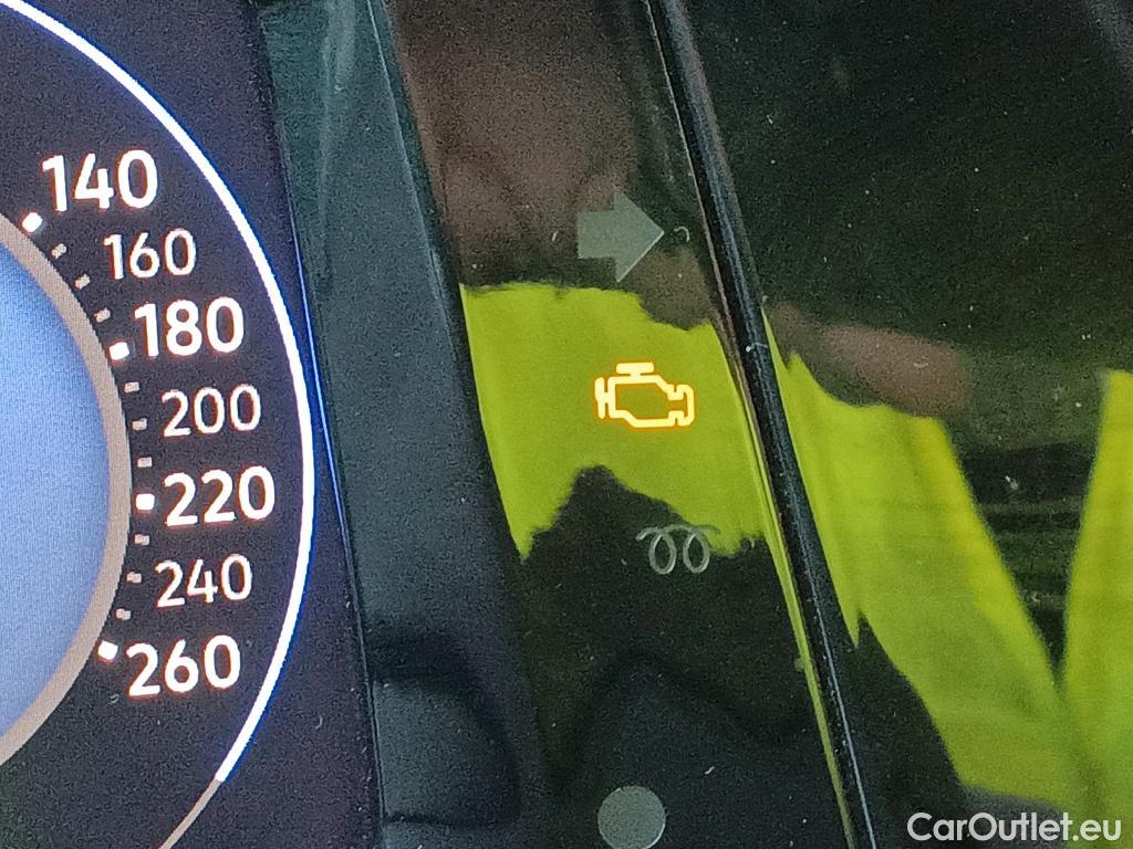  Volkswagen  Golf  VOLKSWAGEN / 2020 / 5P / berlina con portón Life 1.0 eTSI 81kW (110CV) DSG #14