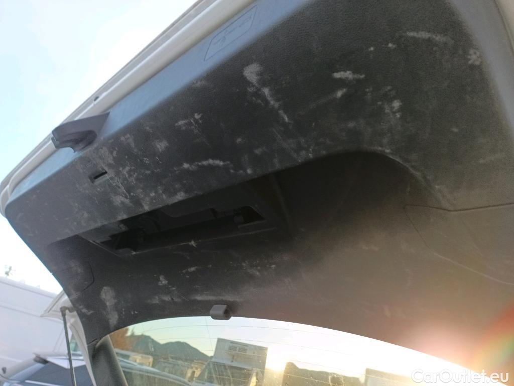  Volkswagen  Golf  VOLKSWAGEN / 2020 / 5P / berlina con portón Life 1.0 eTSI 81kW (110CV) DSG #5