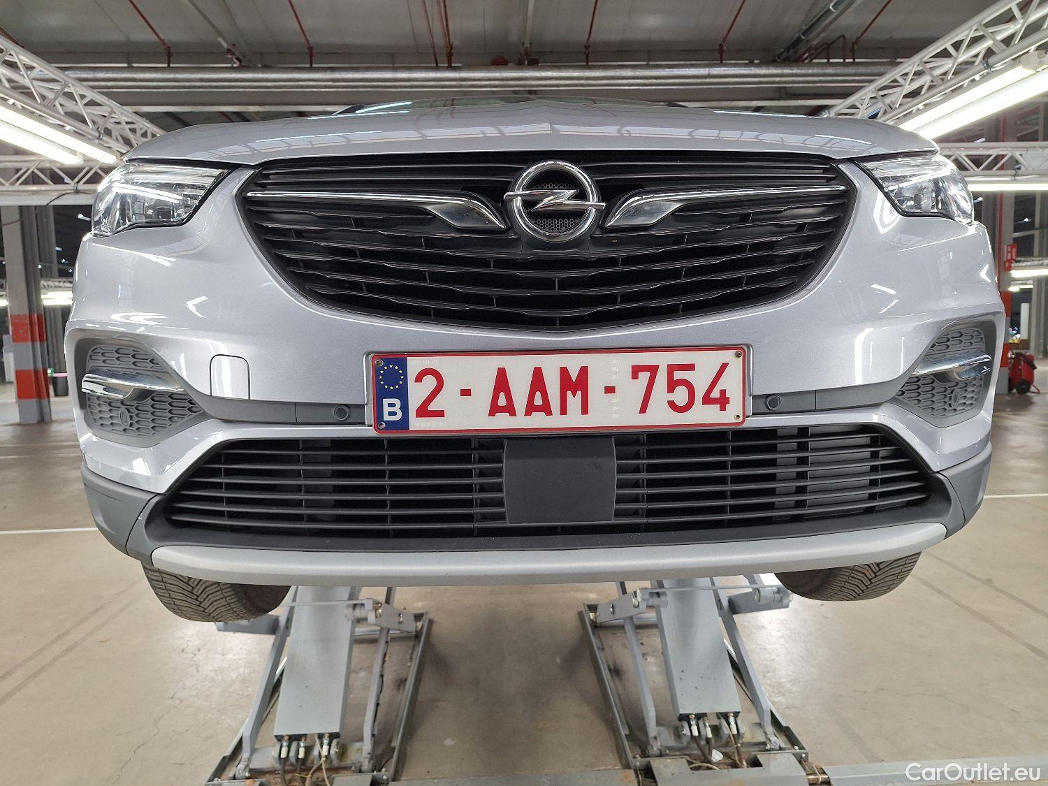  Opel   Grandland X Opel, '17, Opel 1.2 Turbo S/S AT8 Edition 5d #17