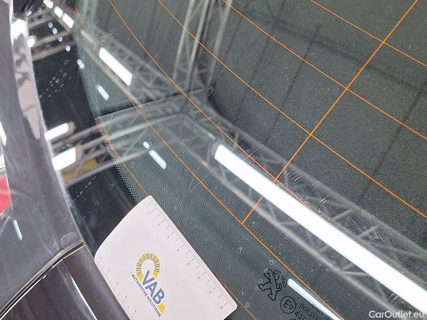  Peugeot  2008 Peugeot,  '19, Peugeot  1.2 Puretech 96kW S&S Allure 5d #18