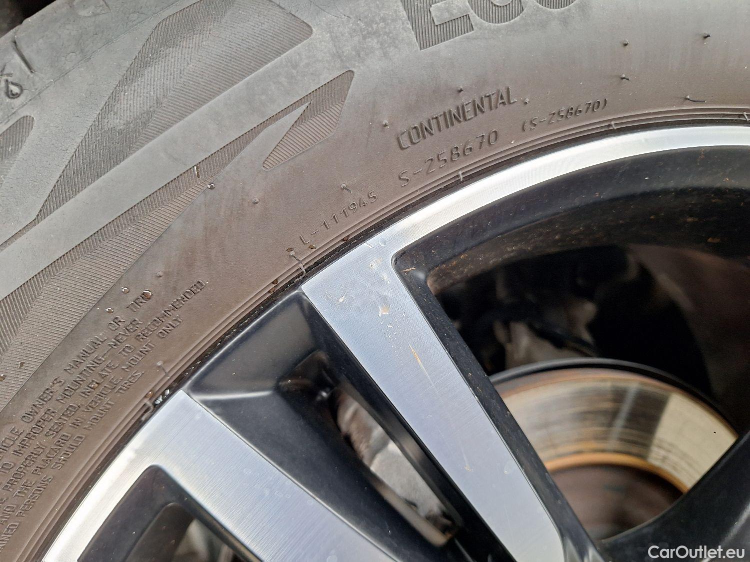  Volvo  XC 40 Volvo, XC40 '17, Volvo XC40 T5 Twin Engine R-Design 5d #3