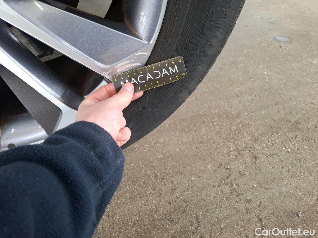  Mercedes  G-Klasee MERCEDES-BENZ GLE / 2019 / 5P / SUV GLE 350 e 4MATIC Avantgarde Line #19