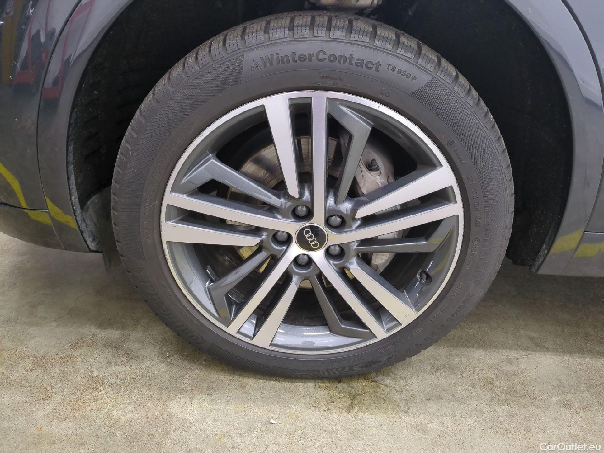  Audi  Q5 AUDI  / 2020 / 5P / SUV 50 TFSI e 299 QTT S TRONIC 7 AVUS #3