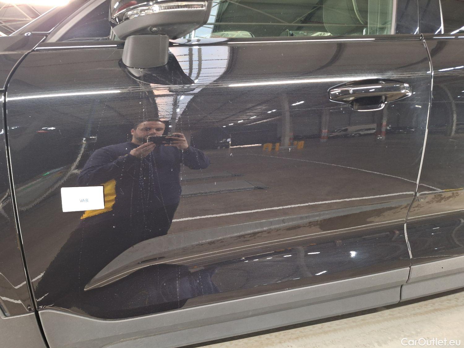  Volvo  XC 40 Volvo, XC40 '17, Volvo XC40 T5 Twin Engine R-Design 5d #25