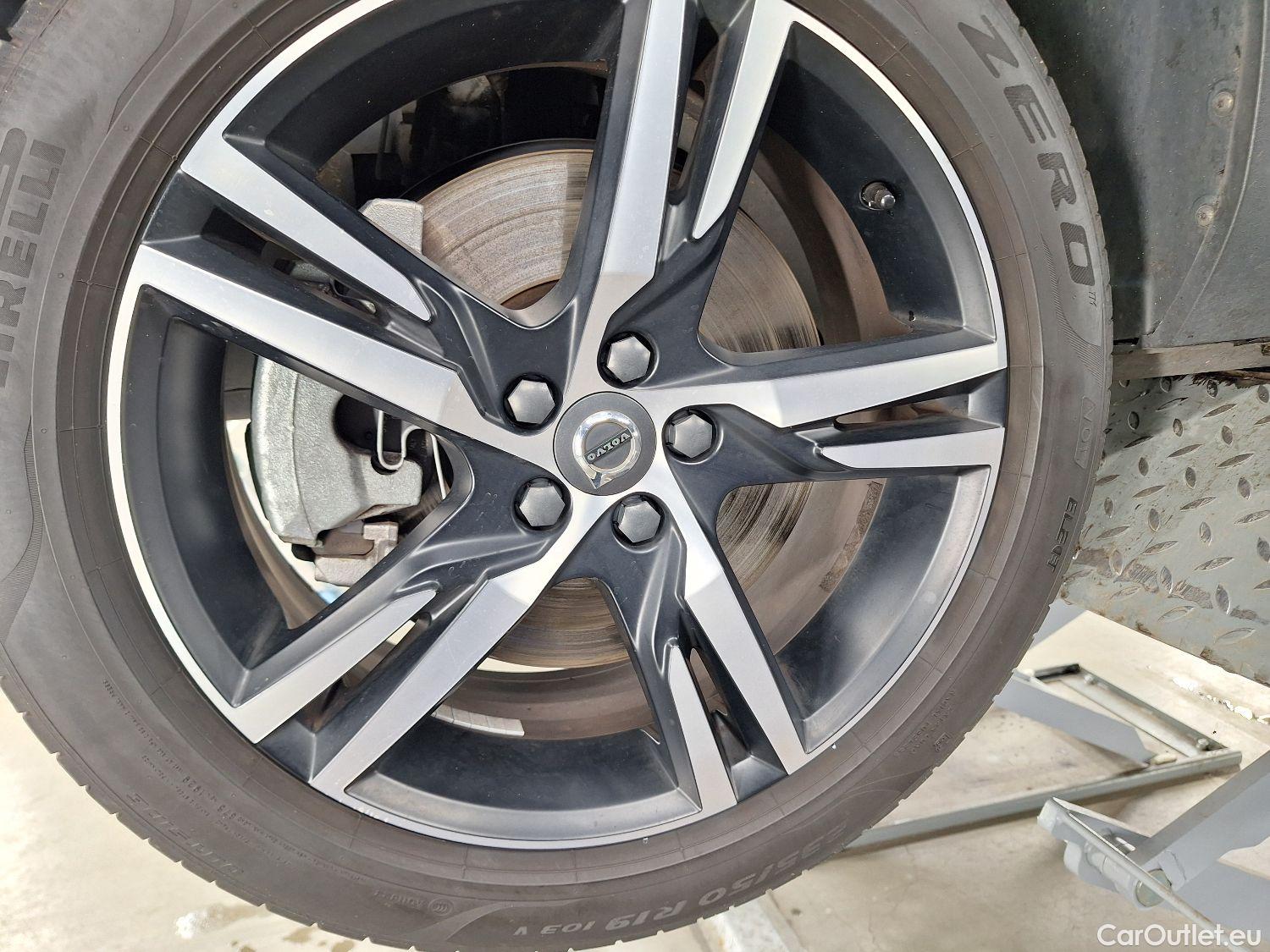  Volvo  XC 40 Volvo, XC40 '17, Volvo XC40 T5 Twin Engine R-Design 5d #5