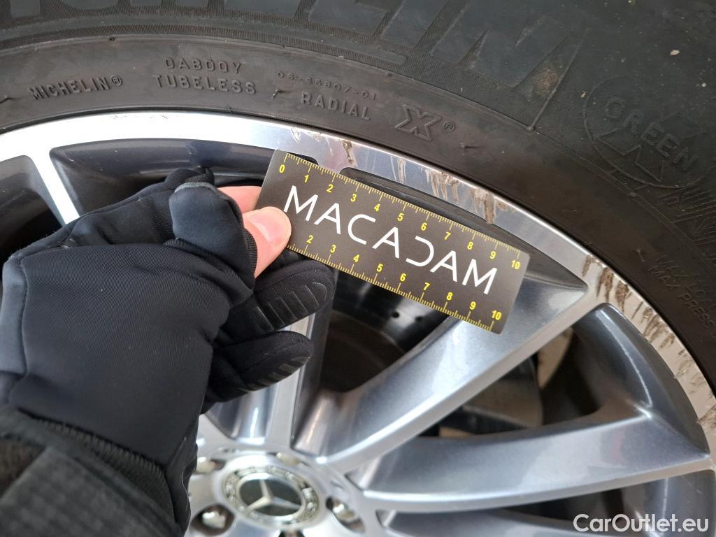  Mercedes  G-Klasee MERCEDES-BENZ GLE / 2020 / 5P / SUV GLE 350 de 4MATIC AMG Line #24