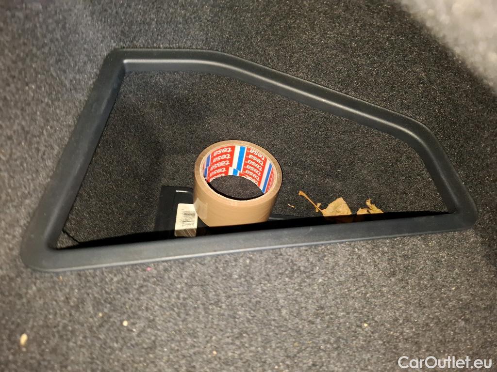  Porsche  Taycan  93kWh BVA #23