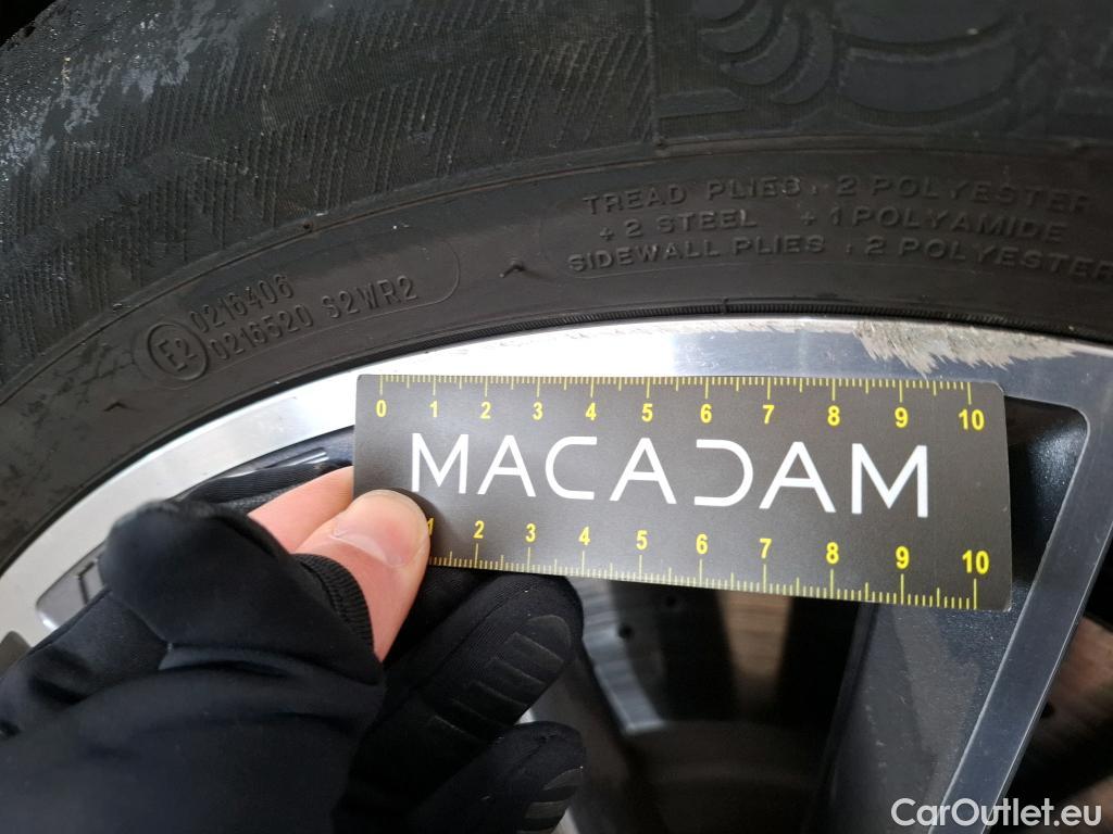  Mercedes  G-Klasee MERCEDES-BENZ GLE / 2020 / 5P / SUV GLE 350 de 4MATIC AMG Line #25