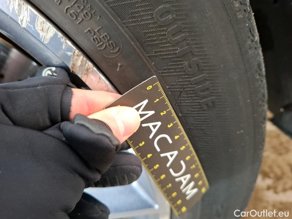  Mercedes  G-Klasee MERCEDES-BENZ GLE / 2020 / 5P / SUV GLE 350 de 4MATIC AMG Line #7