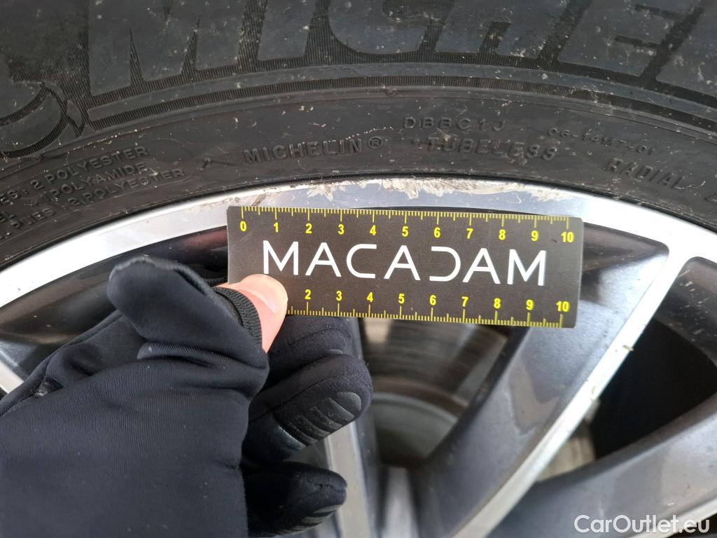  Mercedes  G-Klasee MERCEDES-BENZ GLE / 2020 / 5P / SUV GLE 350 de 4MATIC AMG Line #30