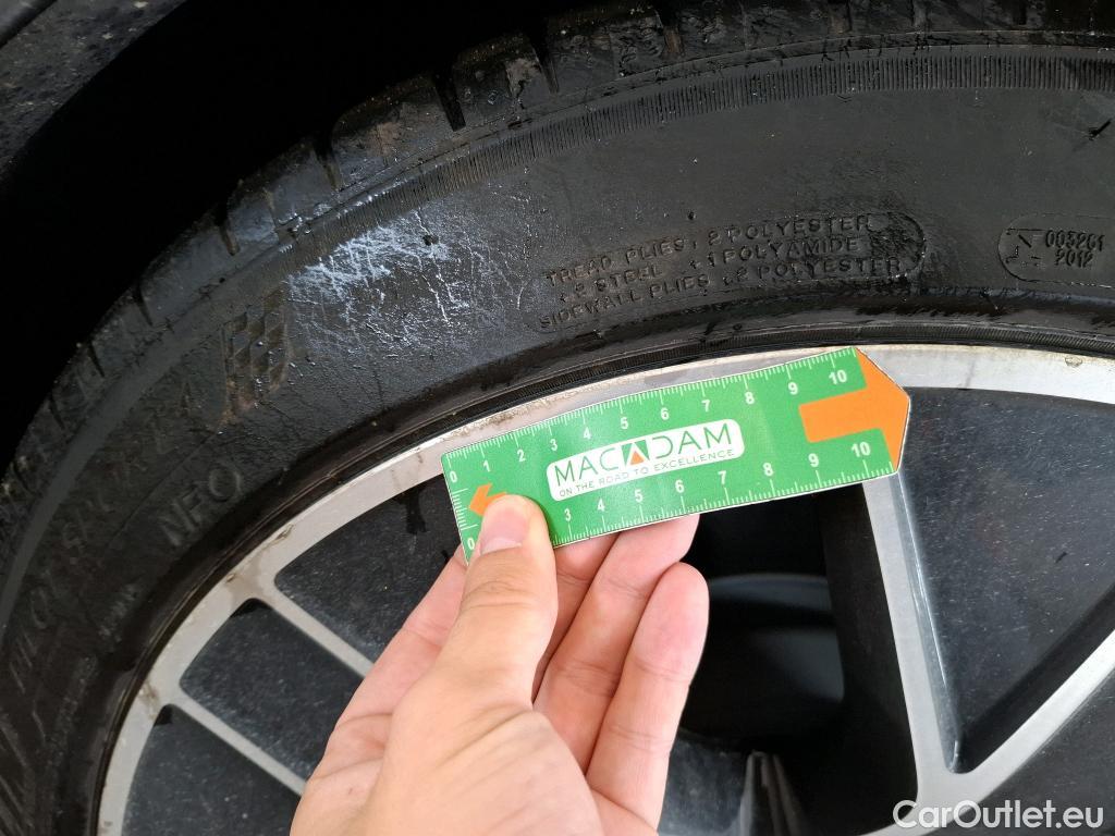  Porsche  Taycan  93kWh BVA #9