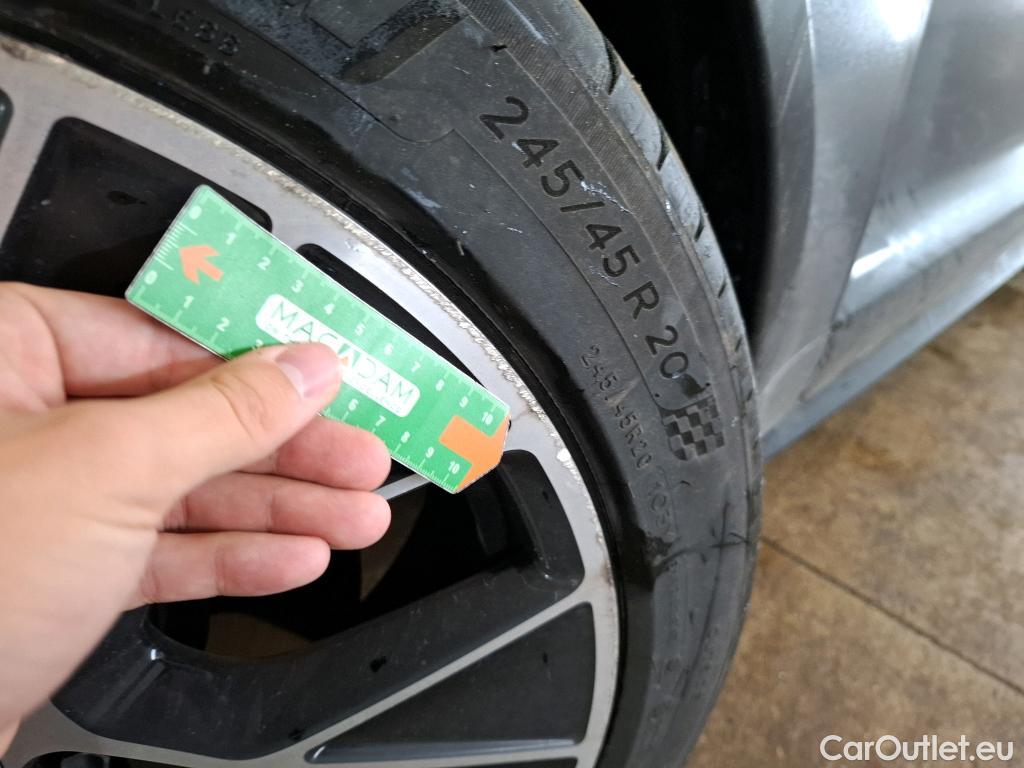  Porsche  Taycan  93kWh BVA #4