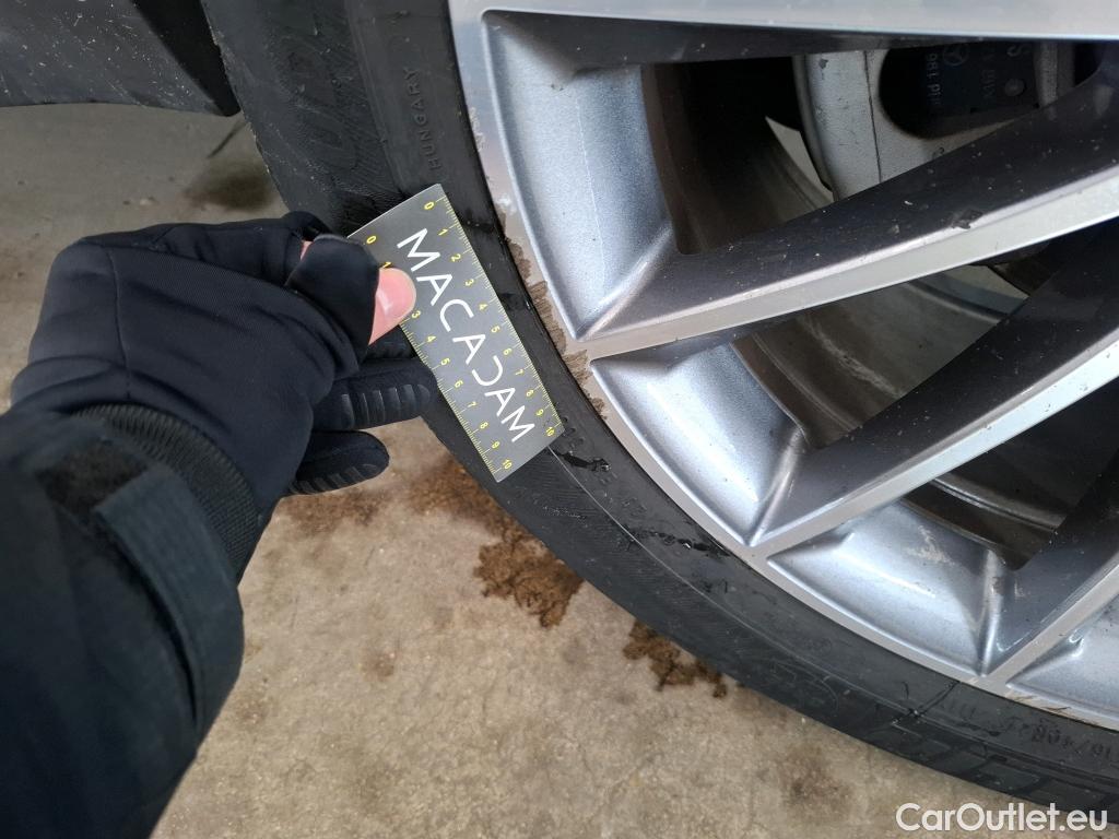  Mercedes  G-Klasee MERCEDES-BENZ GLE / 2020 / 5P / SUV GLE 350 de 4MATIC AMG Line #33