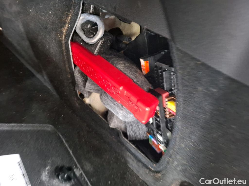  Mercedes  G-Klasee MERCEDES-BENZ GLE / 2020 / 5P / SUV GLE 350 de 4MATIC AMG Line #61