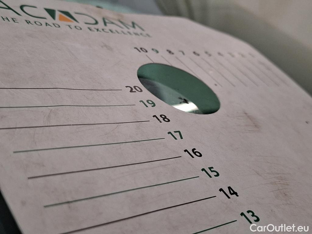  Mercedes  G-Klasee MERCEDES-BENZ GLE / 2020 / 5P / SUV GLE 350 de 4MATIC AMG Line #72