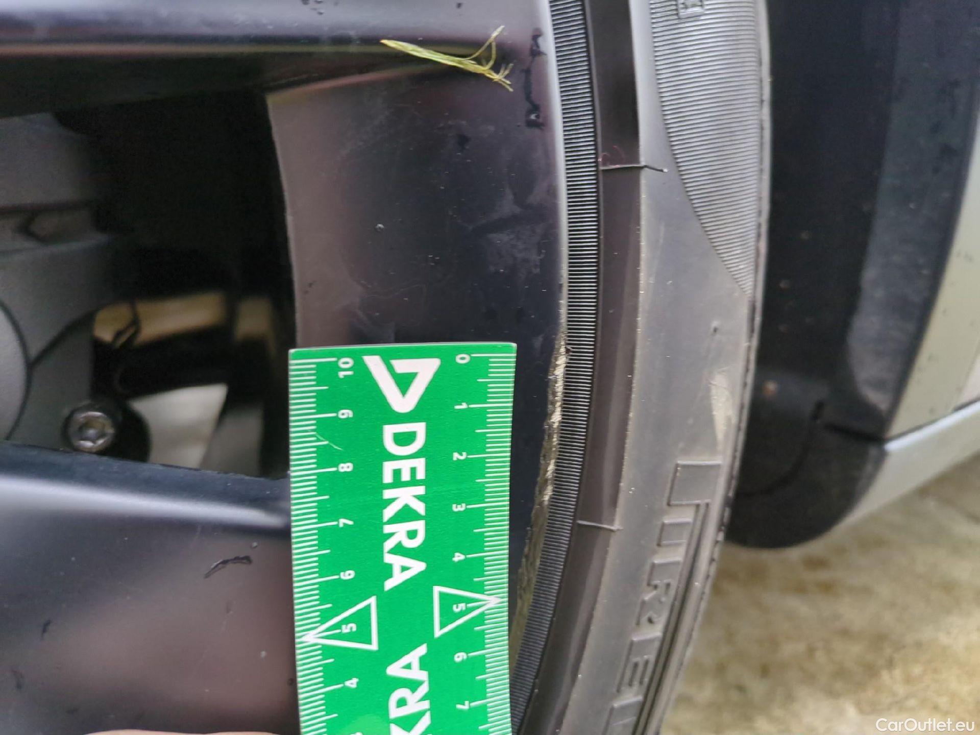  Tesla  Model Y TESLA  / 2020 / 5P / SUV Long Range Dual Motor AWD #3