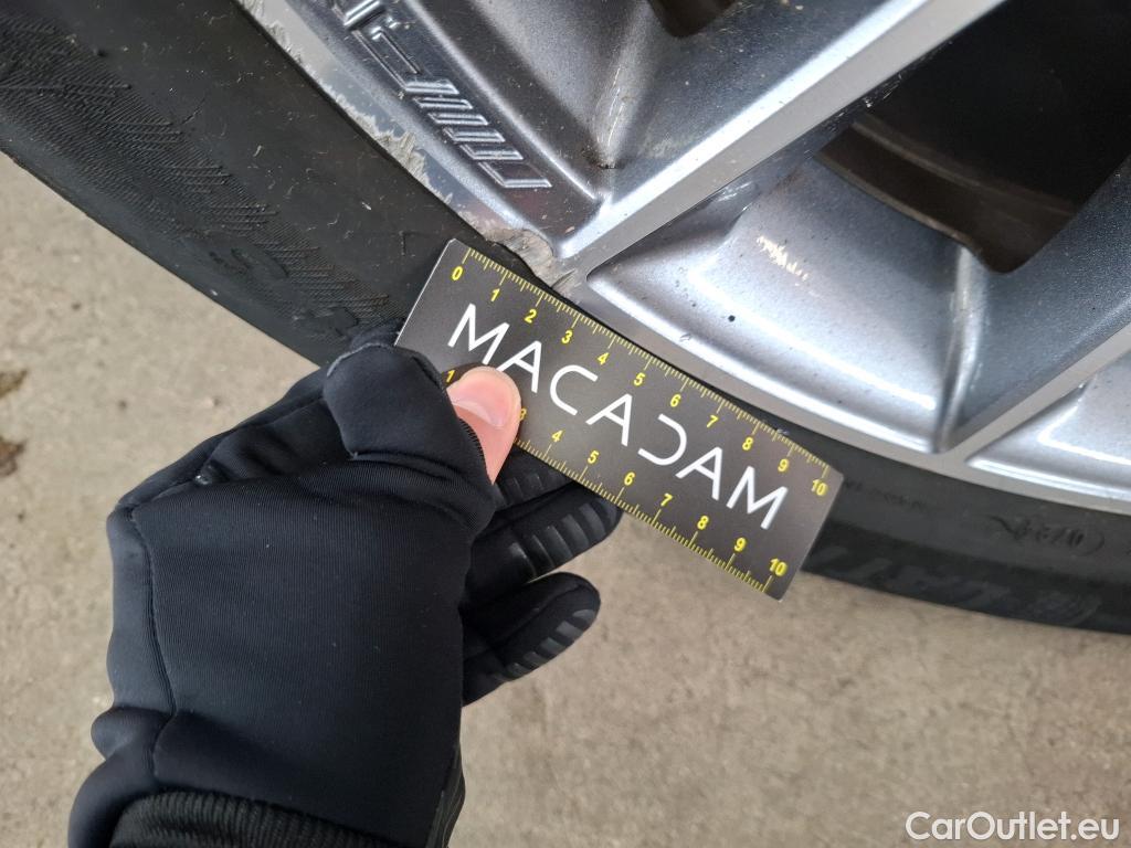  Mercedes  G-Klasee MERCEDES-BENZ GLE / 2020 / 5P / SUV GLE 350 de 4MATIC AMG Line #3