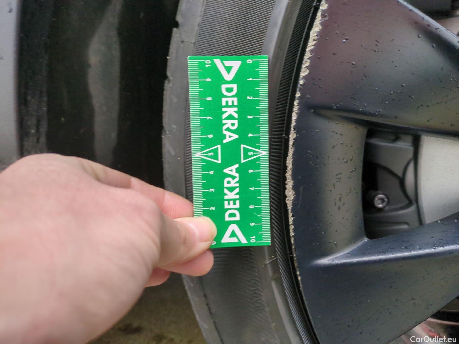  Tesla  Model Y TESLA  / 2020 / 5P / SUV Long Range Dual Motor AWD #19