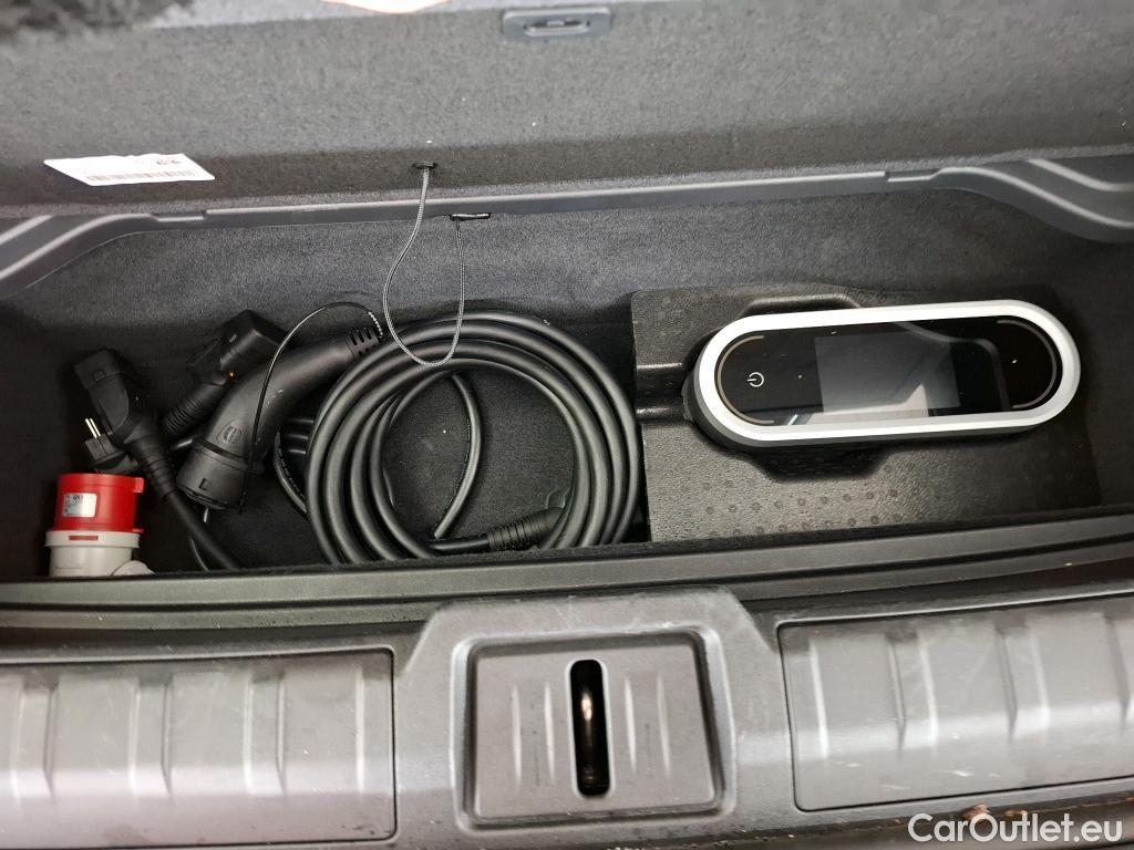  Porsche  Taycan  93kWh BVA #22