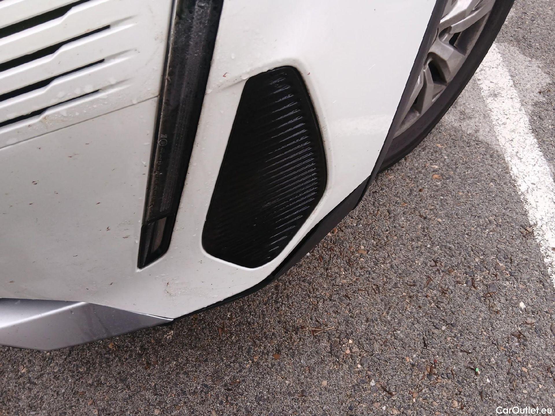  Peugeot  3008 PEUGEOT  / 2020 / 5P / todoterreno 1.2 PureTech 96KW S&S Active Pack EAT8 #19