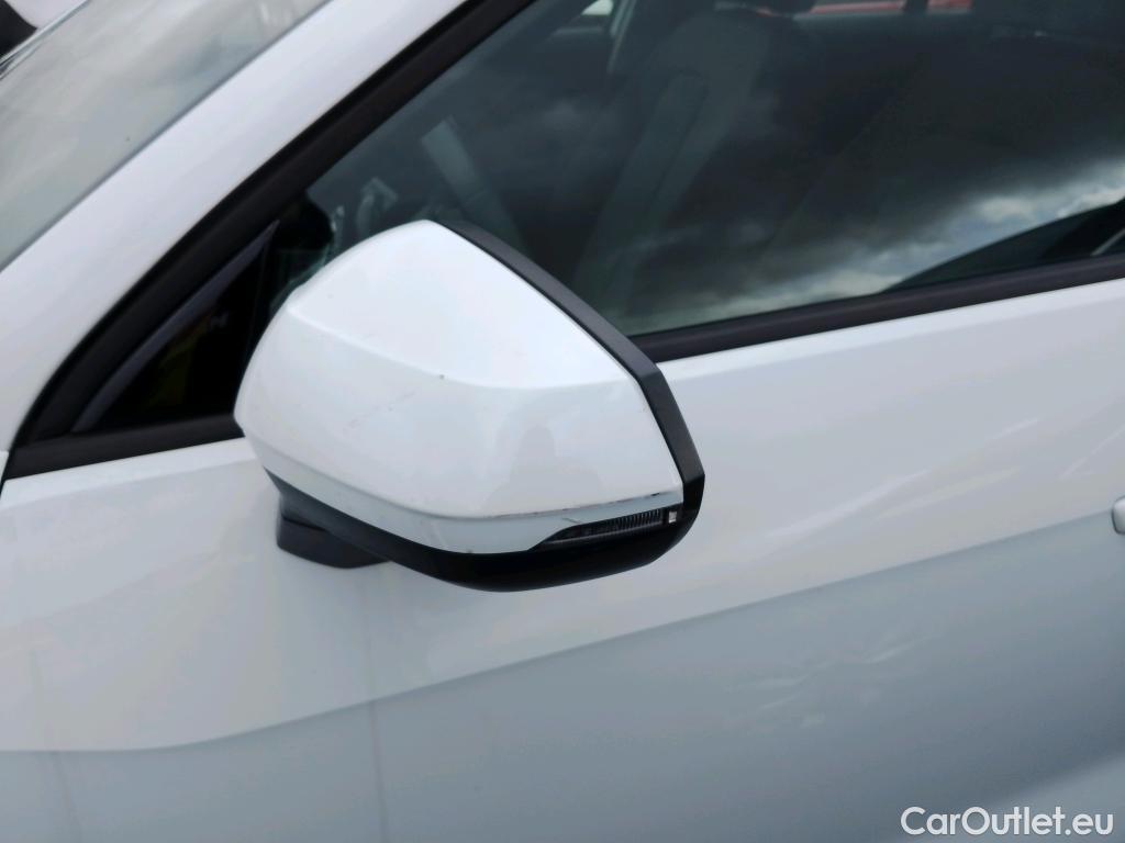  Audi  Q2 AUDI  / 2016 / 5P / todoterreno Design 30 TFSI 85kW (116CV) #23