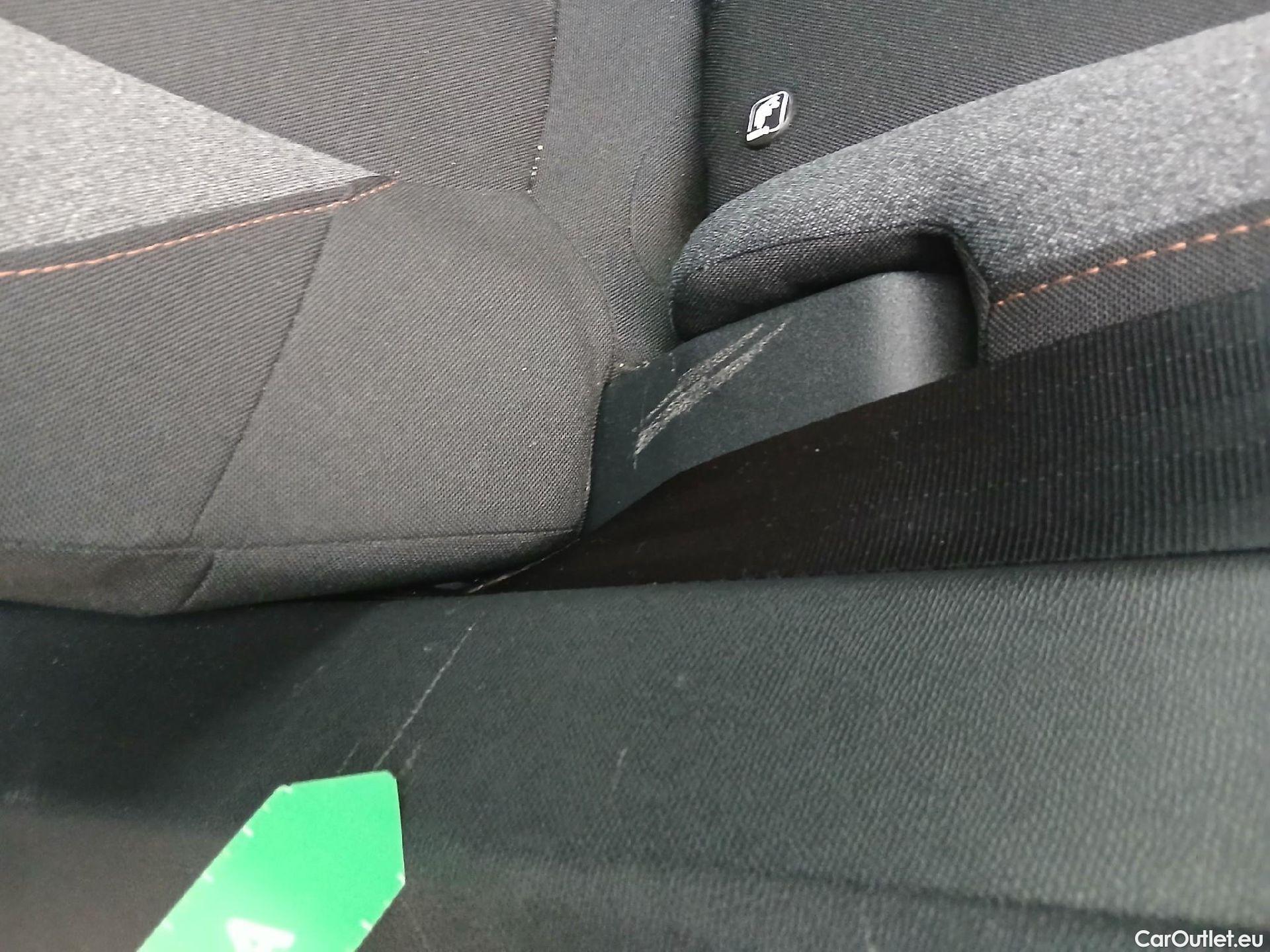  Peugeot  3008 PEUGEOT  / 2020 / 5P / todoterreno 1.2 PureTech 96KW S&S Active Pack EAT8 #6