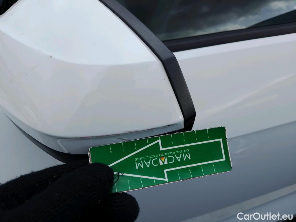  Audi  Q2 AUDI  / 2016 / 5P / todoterreno Design 30 TFSI 85kW (116CV) #24