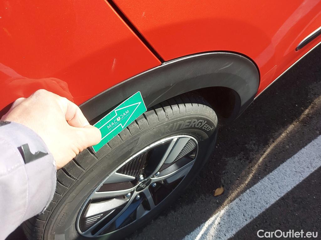  KIA  Niro KIA  / 2019 / 5P / crossover 1.6 GDi PHEV 104kW (141CV) Drive #27