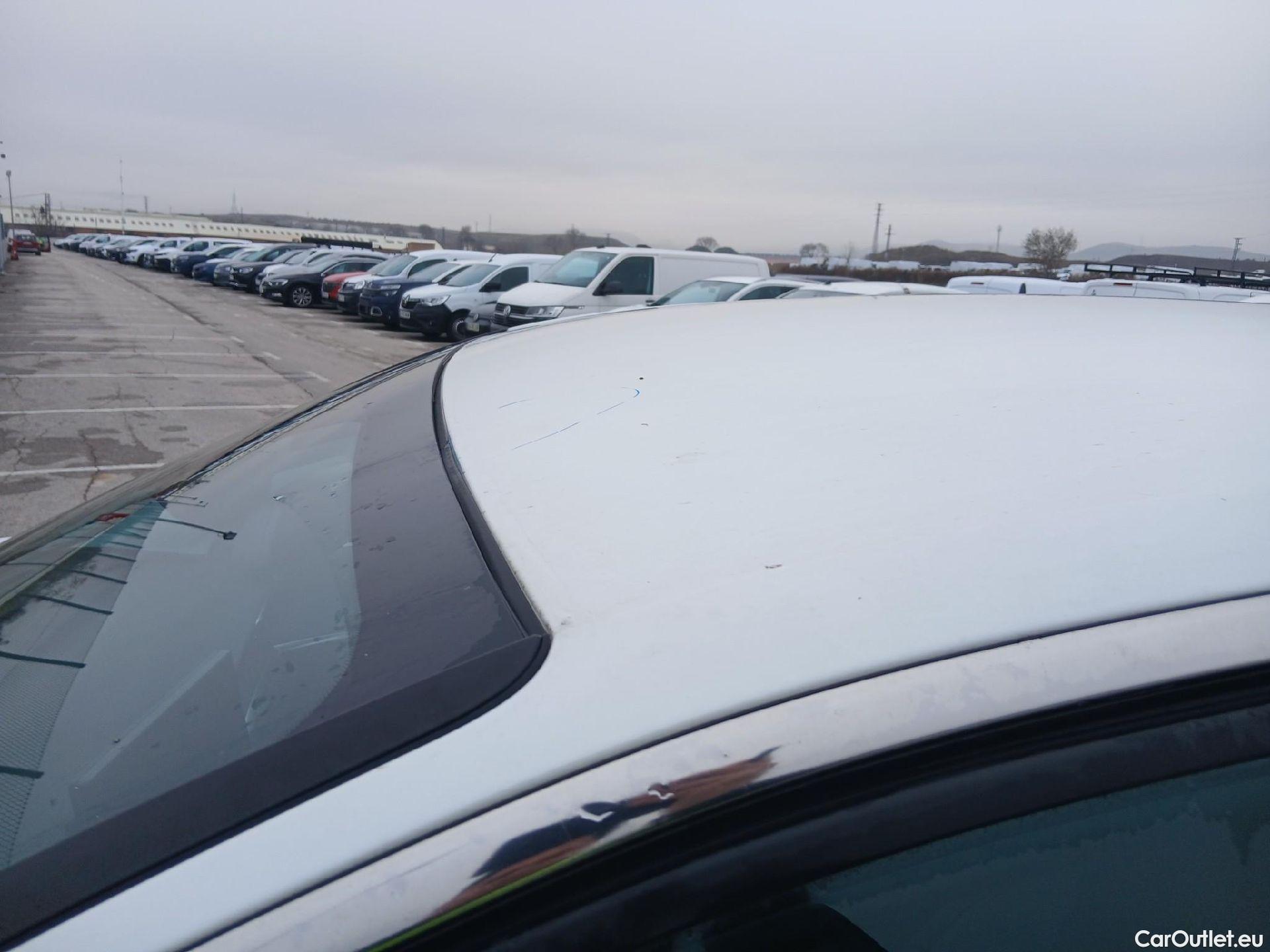  Peugeot  3008 PEUGEOT  / 2020 / 5P / todoterreno 1.2 PureTech 96KW S&S Active Pack EAT8 #22