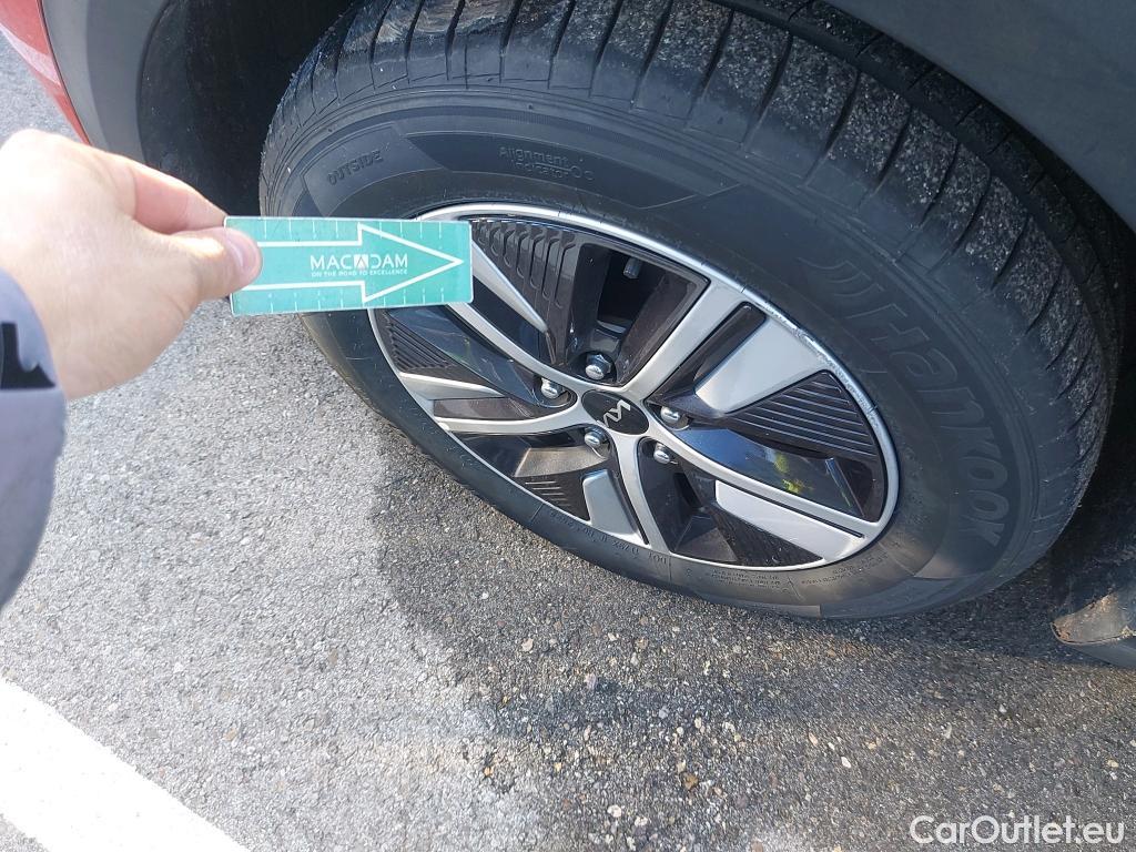  KIA  Niro KIA  / 2019 / 5P / crossover 1.6 GDi PHEV 104kW (141CV) Drive #1