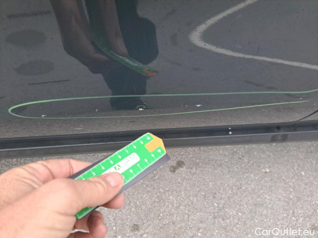  KIA  Sportage KIA  1.6MHEV Drive 100kW(136CV) 4x2(Crist Tintados)(CX) #24