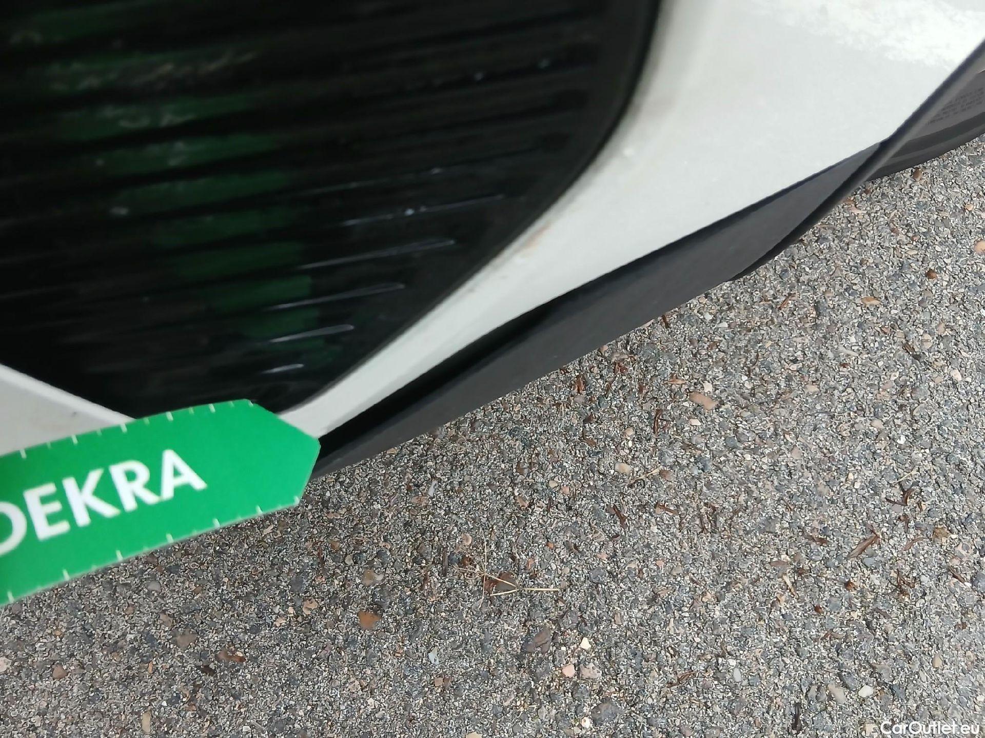  Peugeot  3008 PEUGEOT  / 2020 / 5P / todoterreno 1.2 PureTech 96KW S&S Active Pack EAT8 #18