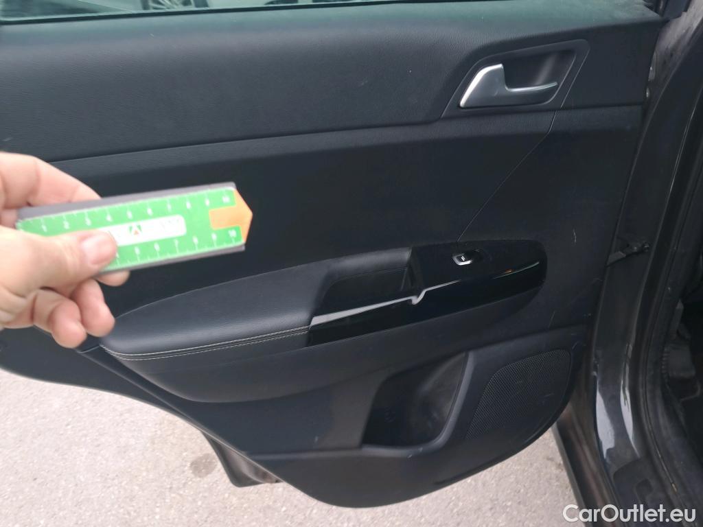  KIA  Sportage KIA  1.6MHEV Drive 100kW(136CV) 4x2(Crist Tintados)(CX) #39