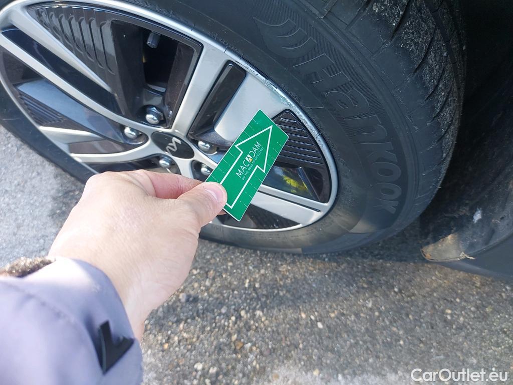  KIA  Niro KIA  / 2019 / 5P / crossover 1.6 GDi PHEV 104kW (141CV) Drive #2