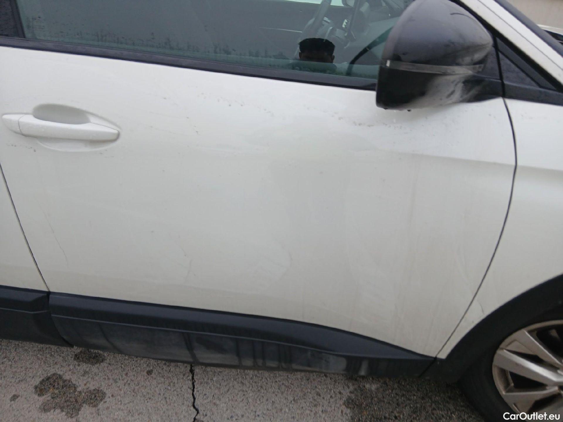  Peugeot  3008 PEUGEOT  / 2020 / 5P / todoterreno 1.2 PureTech 96KW S&S Active Pack EAT8 #38