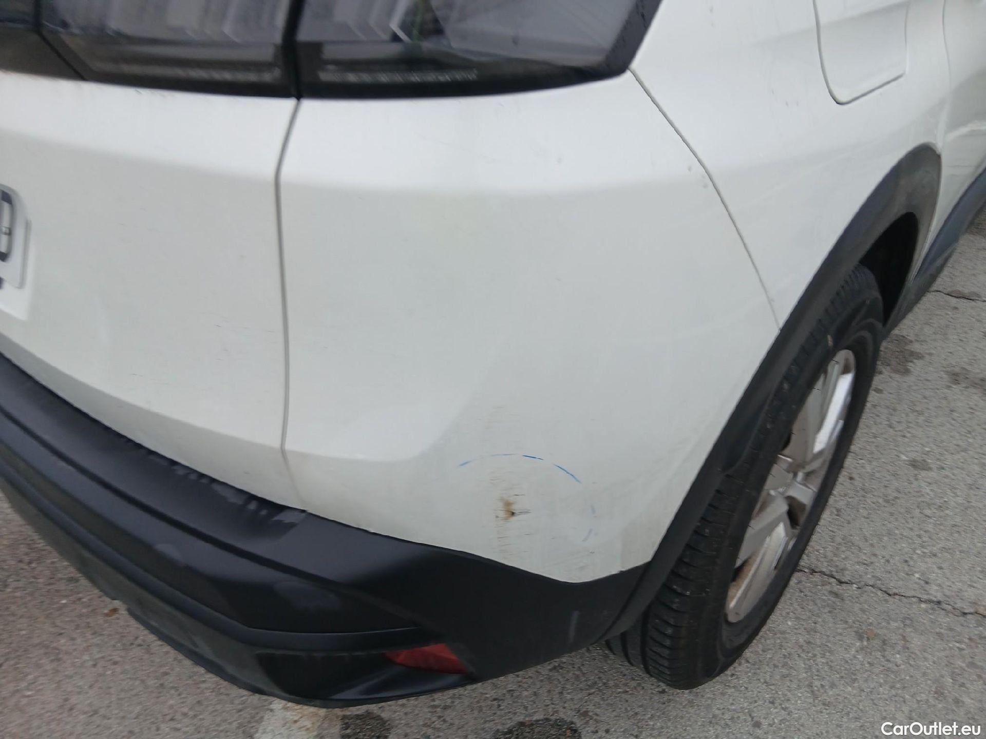  Peugeot  3008 PEUGEOT  / 2020 / 5P / todoterreno 1.2 PureTech 96KW S&S Active Pack EAT8 #28