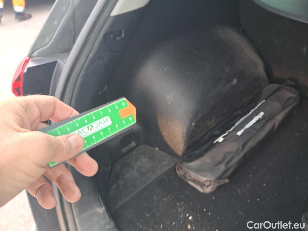  KIA  Sportage KIA  1.6MHEV Drive 100kW(136CV) 4x2(Crist Tintados)(CX) #35