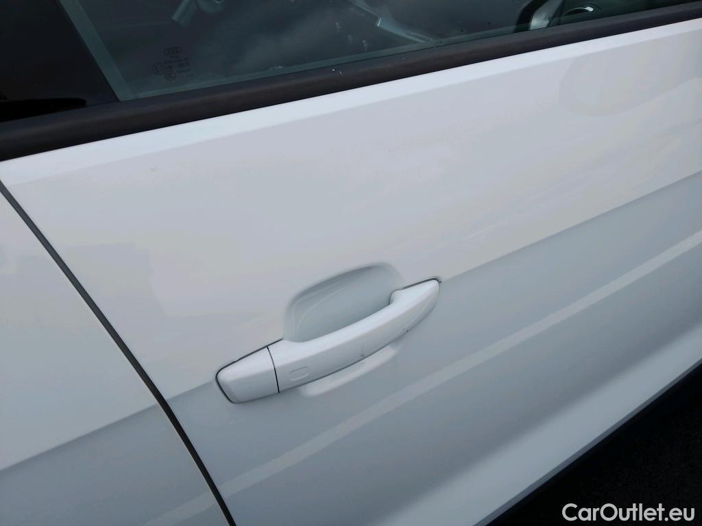  Audi  Q2 AUDI  / 2016 / 5P / todoterreno Design 30 TFSI 85kW (116CV) #29