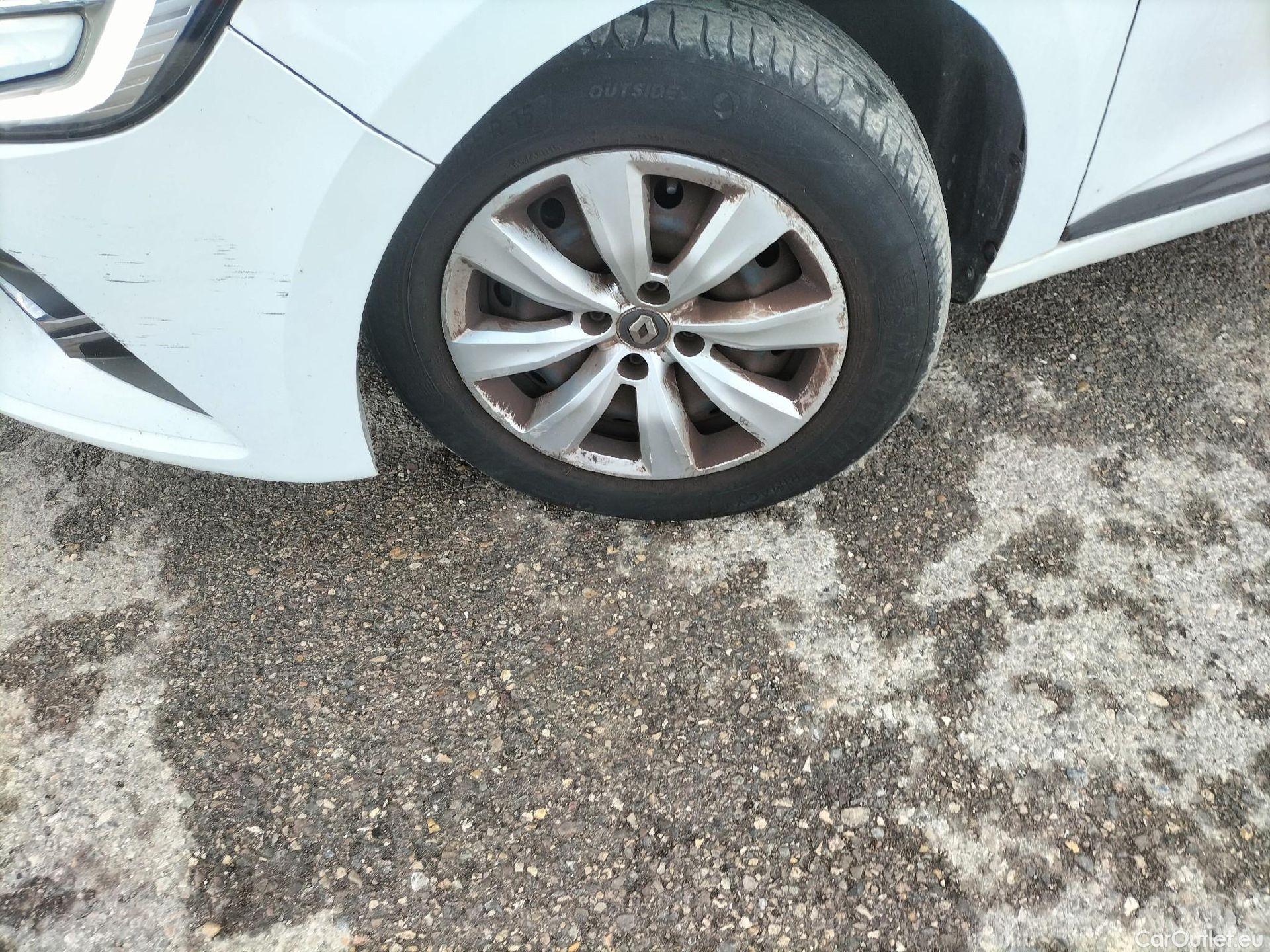  Renault  Clio RENAULT  / 2019 / 5P / berlina con portón Business Blue dCi 63 kW (85CV) #13