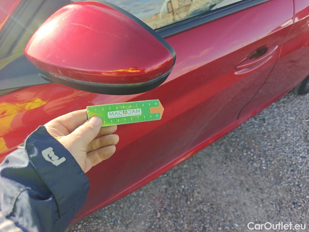  Peugeot  208 PEUGEOT  / 2019 / 5P / berlina con portón PureTech 73kW (100CV) Active Pack #42