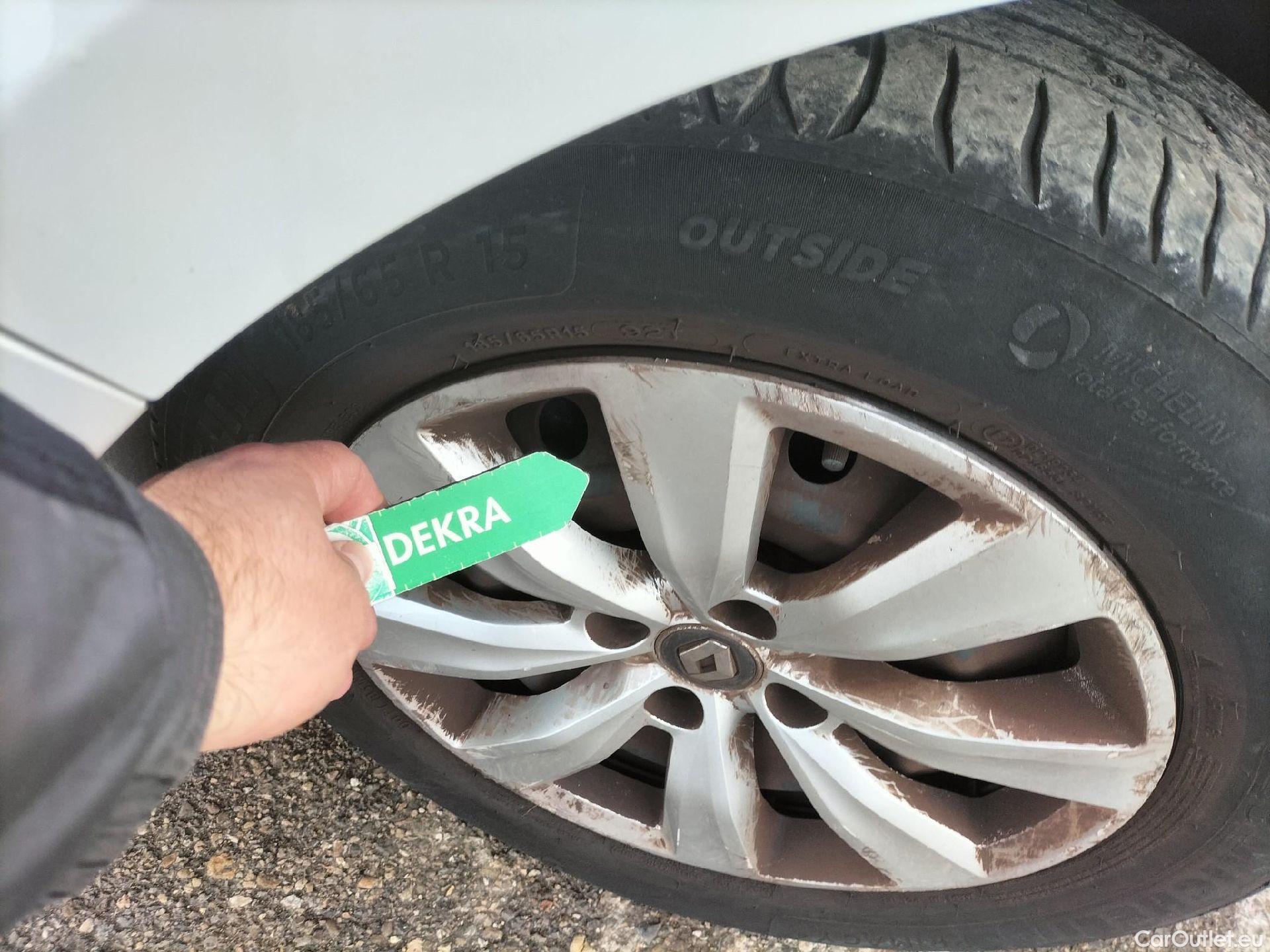  Renault  Clio RENAULT  / 2019 / 5P / berlina con portón Business Blue dCi 63 kW (85CV) #14